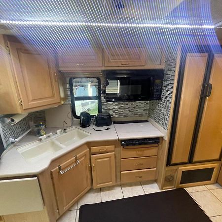坎莫尔 Rundle Mountain Rv Park酒店 外观 照片