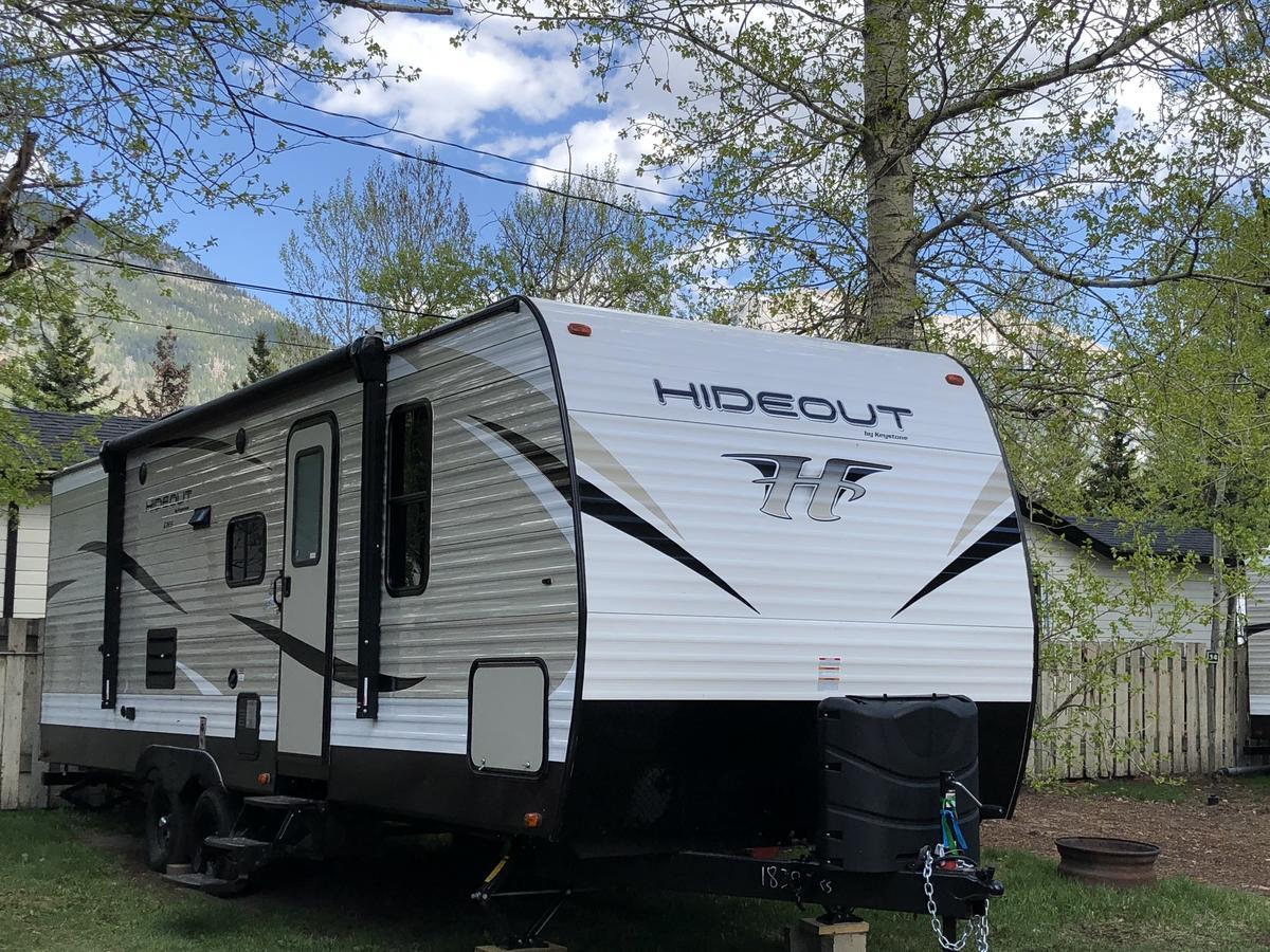 坎莫尔 Rundle Mountain Rv Park酒店 外观 照片