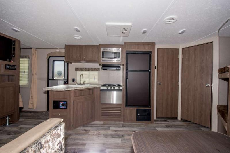 坎莫尔 Rundle Mountain Rv Park酒店 外观 照片