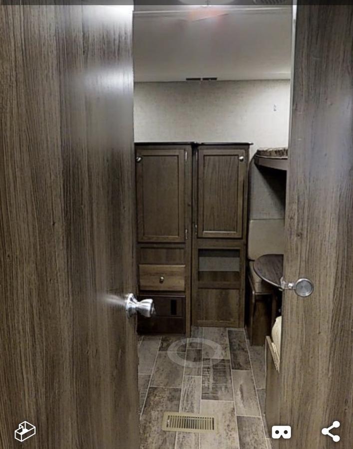 坎莫尔 Rundle Mountain Rv Park酒店 外观 照片