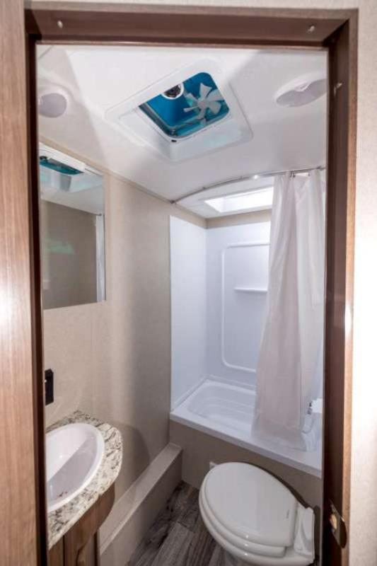 坎莫尔 Rundle Mountain Rv Park酒店 外观 照片