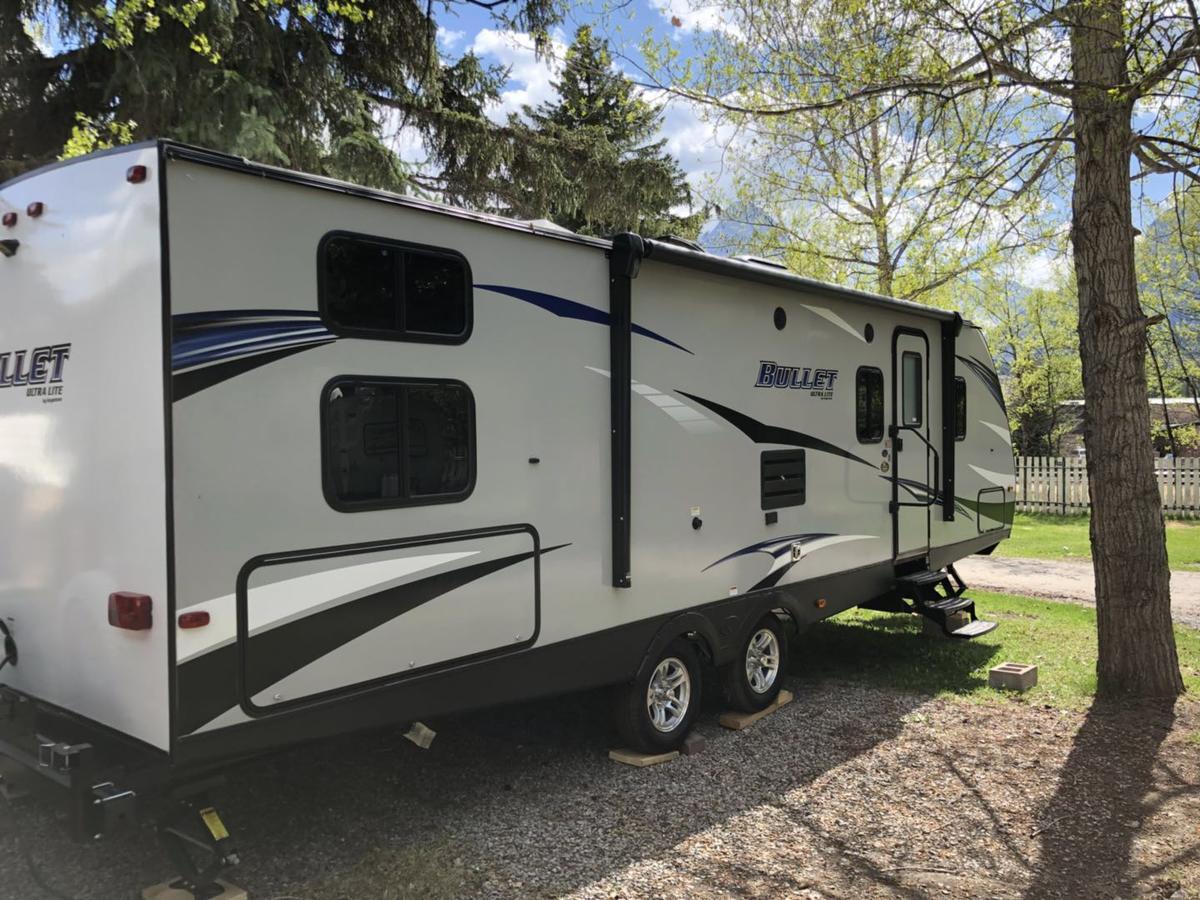 坎莫尔 Rundle Mountain Rv Park酒店 外观 照片