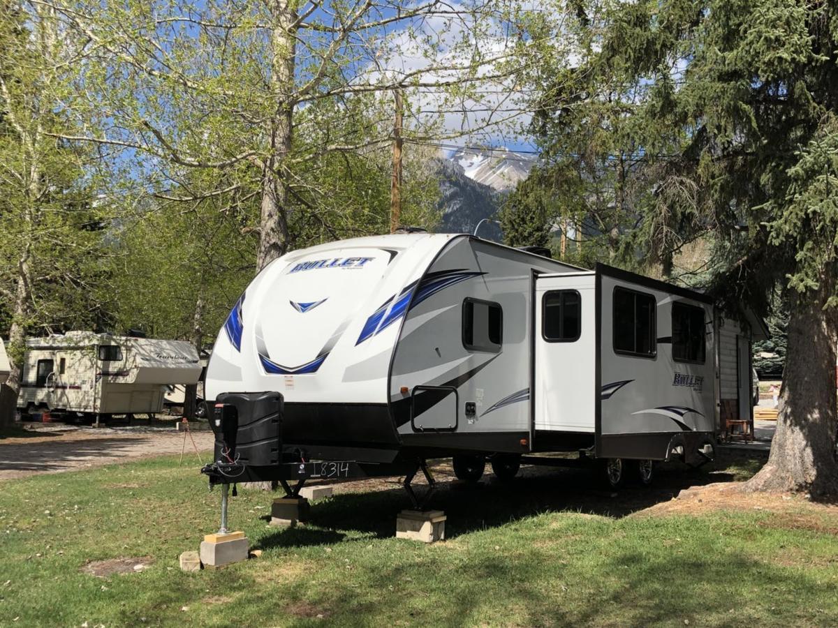 坎莫尔 Rundle Mountain Rv Park酒店 外观 照片