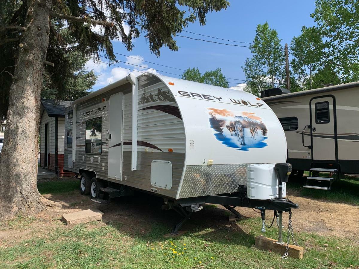 坎莫尔 Rundle Mountain Rv Park酒店 外观 照片